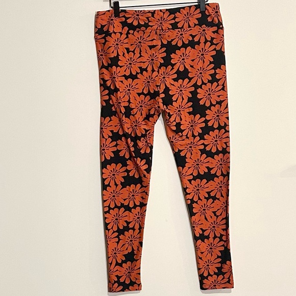 LuLaRoe Black and Orange Floral Leggings - Tall and Curvy Size 10-22 - Picture 5 of 5